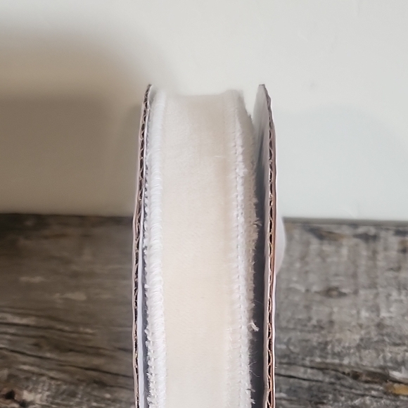 Cream Wired Ribbon - Picture 3 of 3